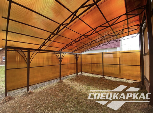 Навес из поликарбоната к дому для автомобиля с закрытыми стенками №35 - фото 1313