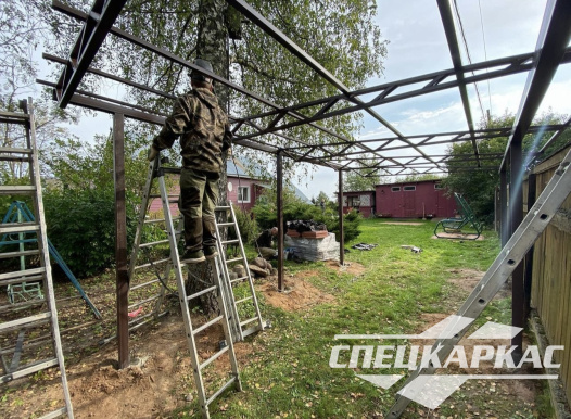 Прямой односкатный навес из поликарбоната для машины №97 - фото 1923